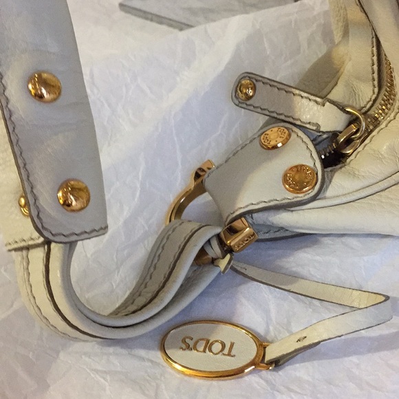 PRE-OWNED AUTH TOD'S WHITE LEATHER SHOULDER BAG. - Picture 4 of 8